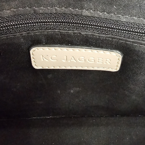 KC Zagger, Snakeprint Crossbody - Picture 8 of 8